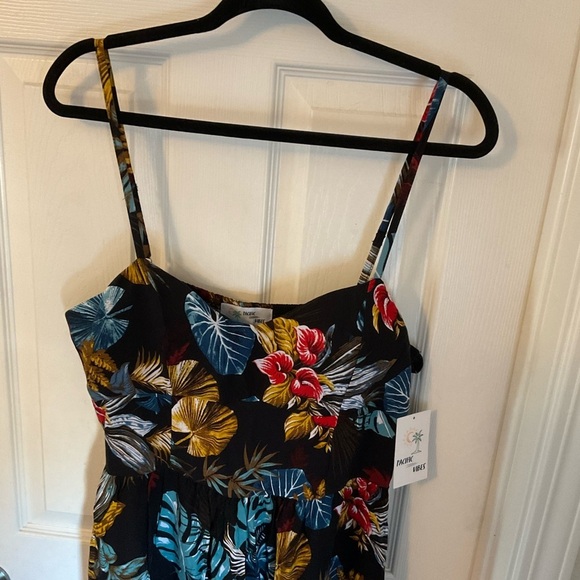 Pacific Vibes Women's dress size X-Large - Picture 3 of 13